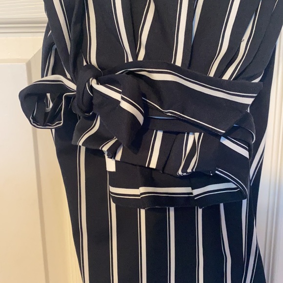 H&M Navy Blue Striped Tie Up Dress Pants - Picture 2 of 2